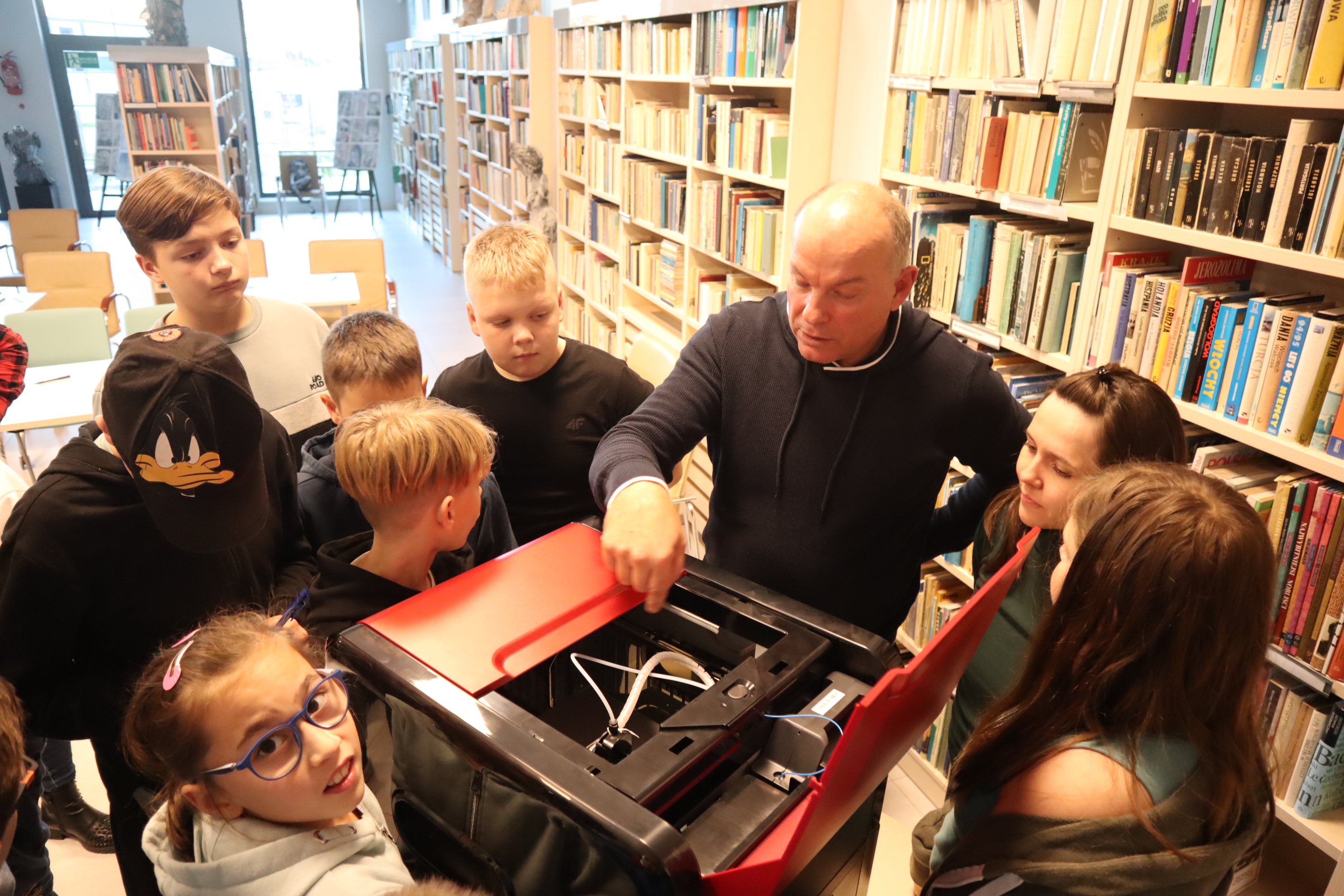 I zajęcia w ramach projektu „ Międzyzdrojska Biblioteka Przyszłości - warsztaty, szkolenia, zabawa z drukarkami 3D  dla dzieci i młodzieży” – Program Społecznik na lata 2022-2024”