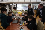 Skoczek Szymon dołącza do bibliotecznej rodziny! - pierwsze zajęcia z programowania robotów Lego 25.10.2021 r.