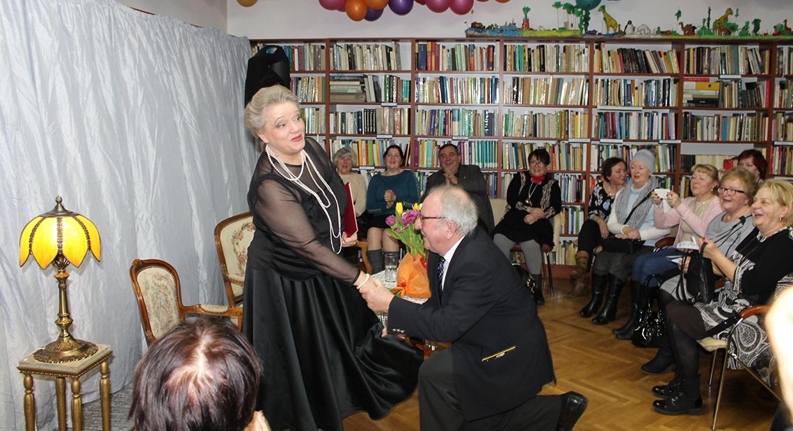 Anna Seniuk w bibliotece - luty 2015